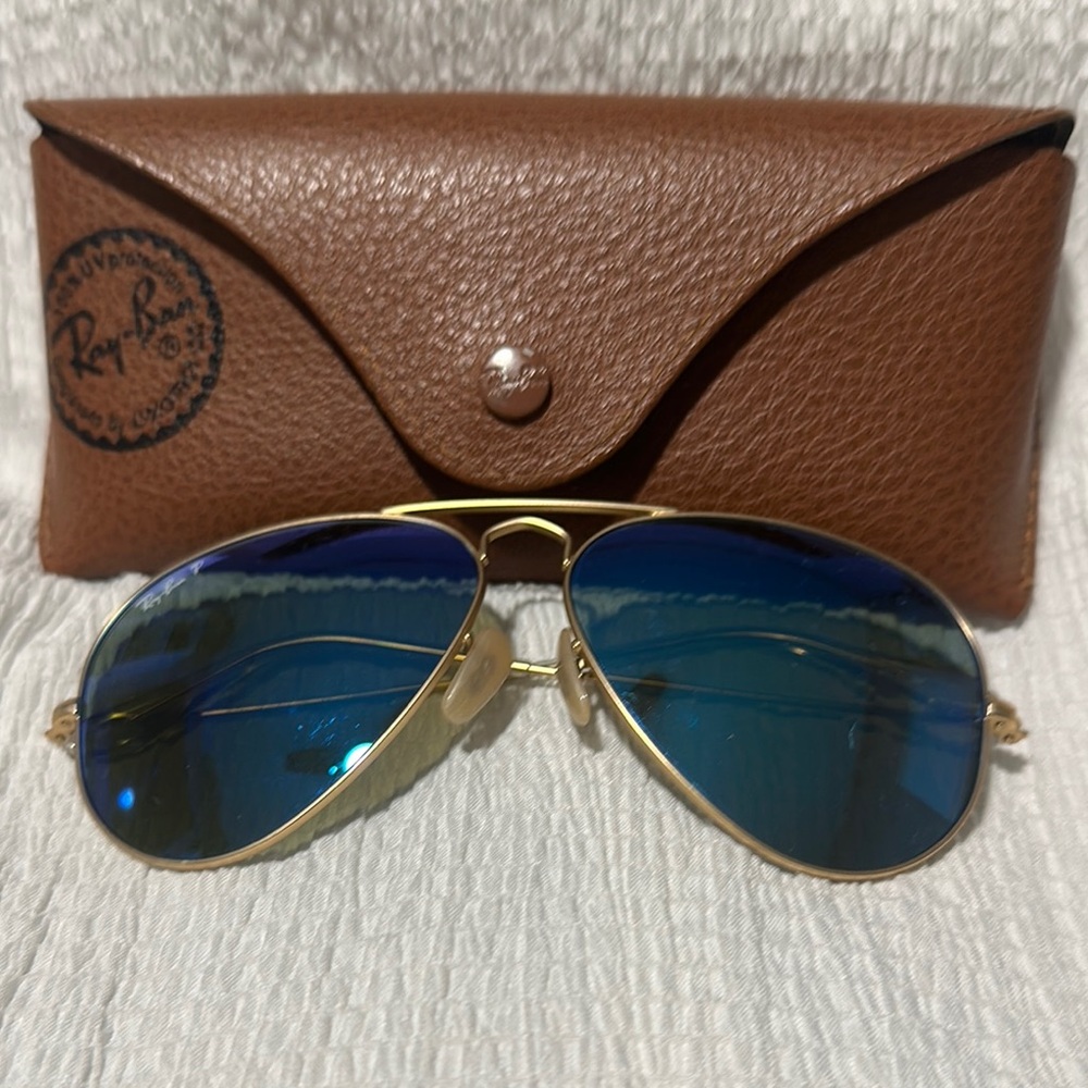 Ray-Ban Aviator Sunglasses with Blue Lenses